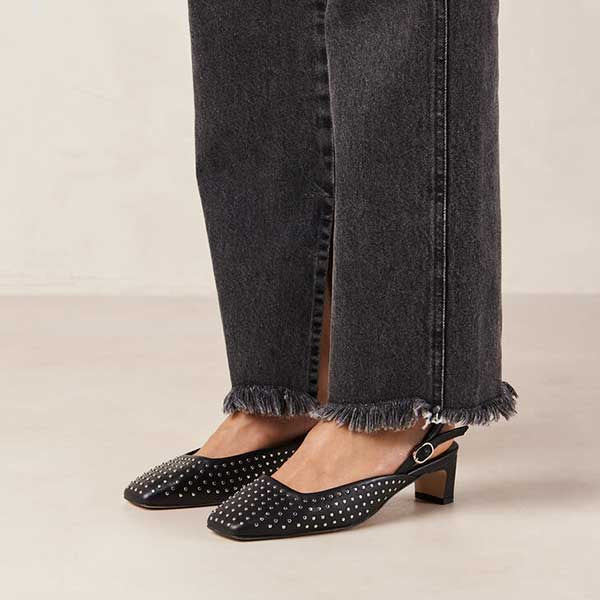 Lindy Black/Studs | Slingback pump