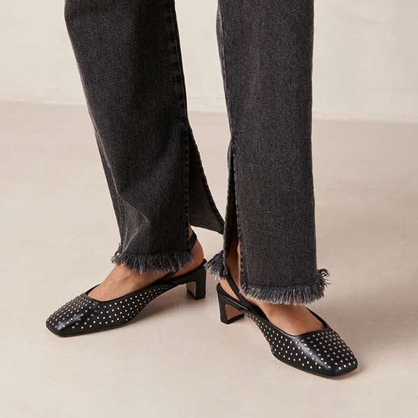 Lindy Black/Studs | Slingback pump