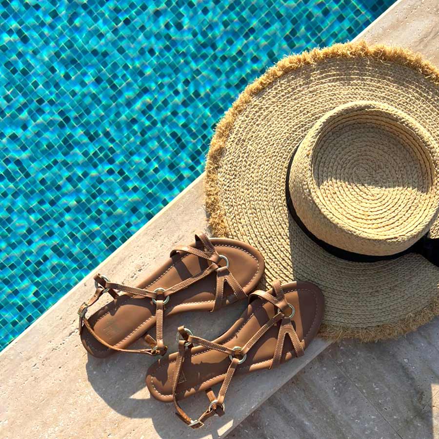 A8700 Camel | Flat leather sandal