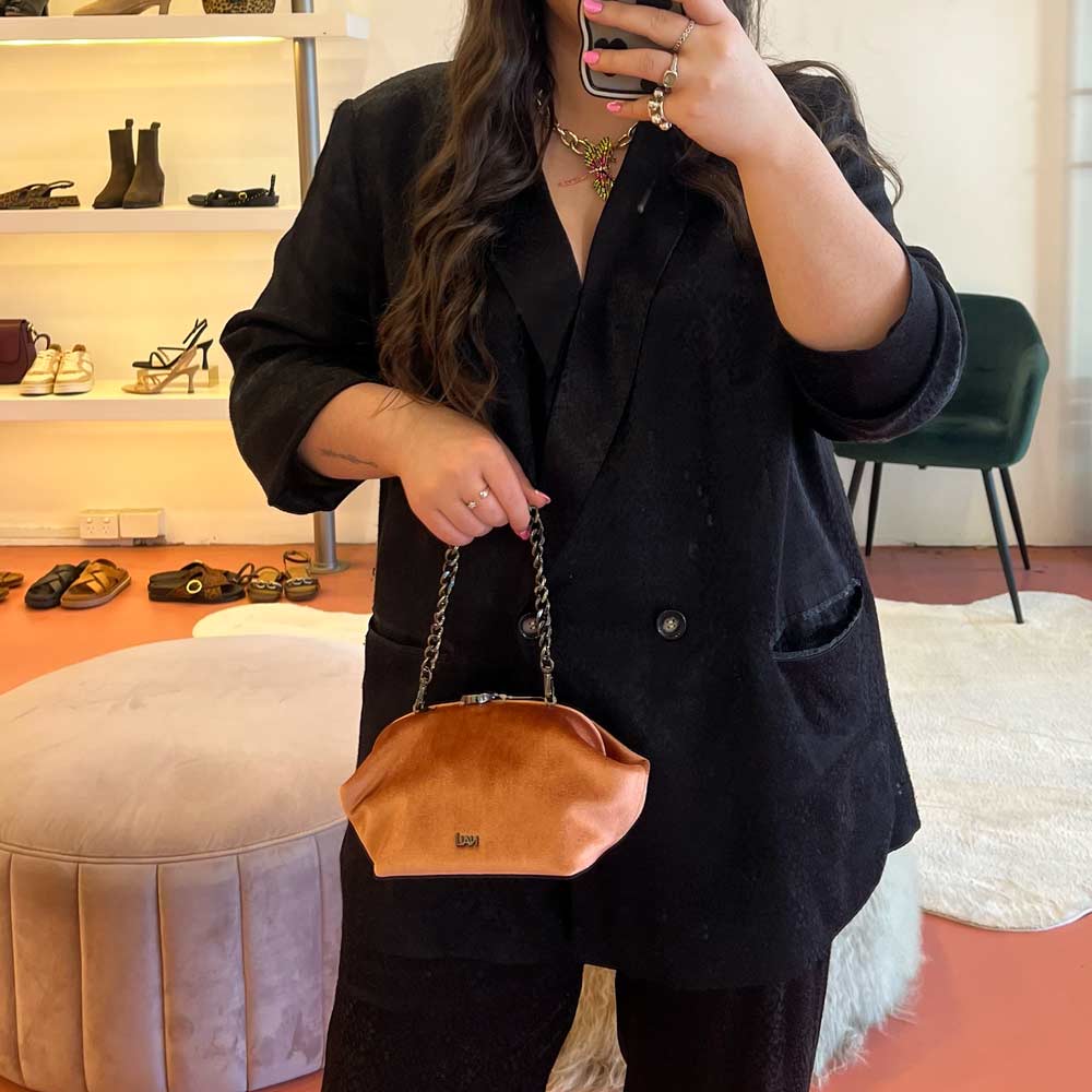 Anika Rust | Velvet Clutch