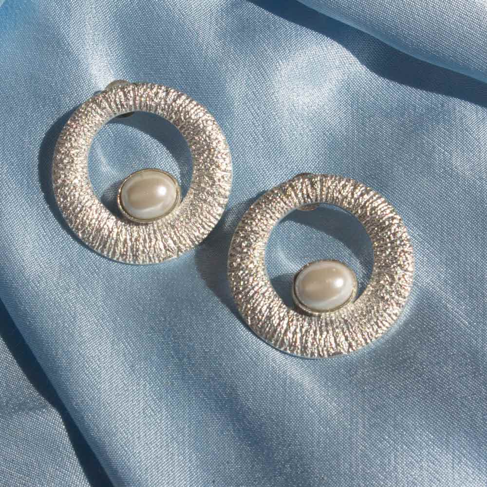 Pearl Radiance | Silver Earring