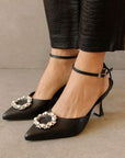 Alohas Cinderella crystal black on model 4
