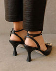 Alohas Cinderella crystal black on model 5