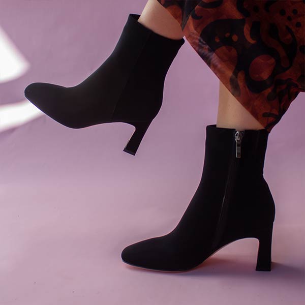 Darcy Black | Ultra matte leather ankle boot