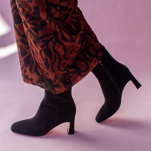 Darcy Black | Ultra matte leather ankle boot