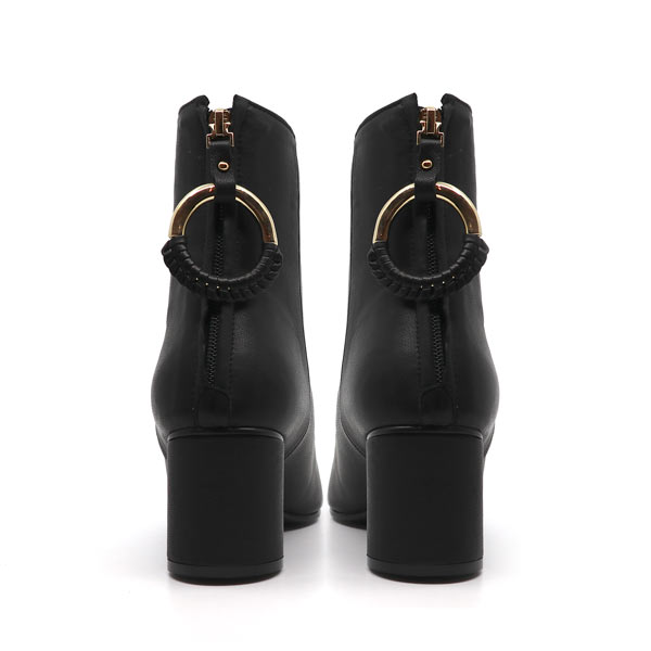 Reike Nen Oblique Ring Black Mid heel patent leather ankle boot back