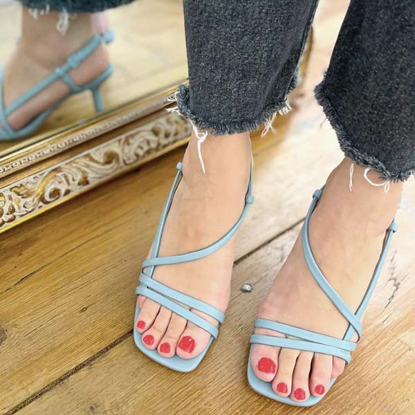 lola-cruz-asteroid-blue-lifestyle-5