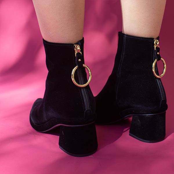 Ring Velvet Black | Mid heel ankle boot