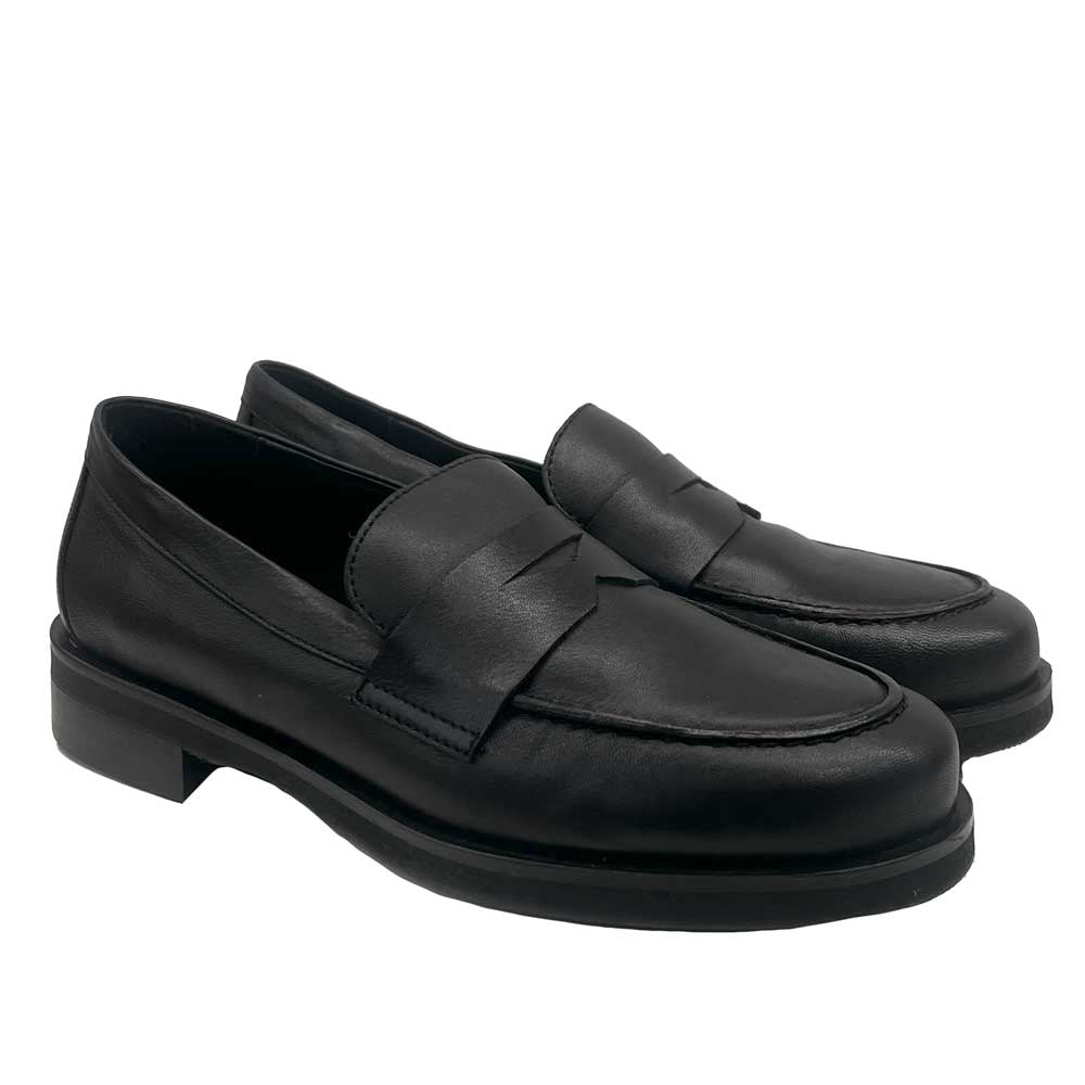 24125 Black | Leather Loafer
