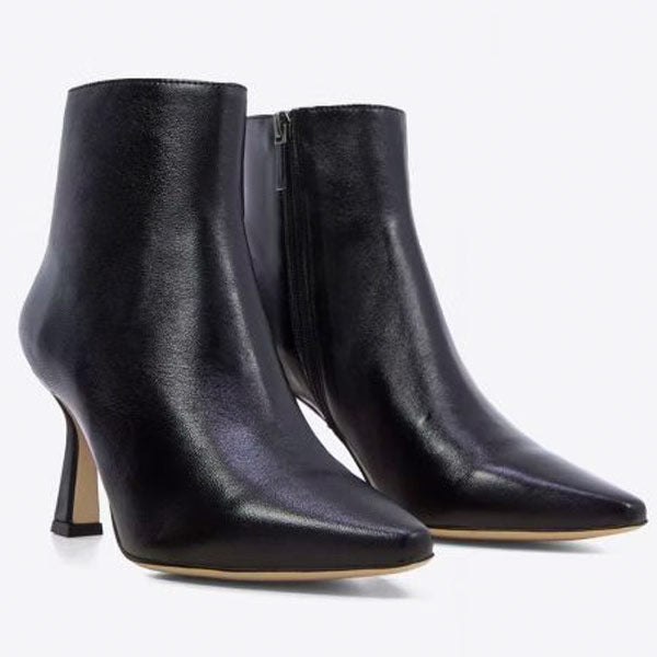Antonieta Black Leather | Pointed ankle boot
