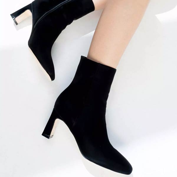 Darcy Black | Ultra matte leather ankle boot