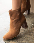 MiMai-Polly-brown suede boot on model 2