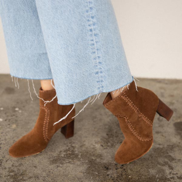 MiMai-Polly-brown suede boot on model 5