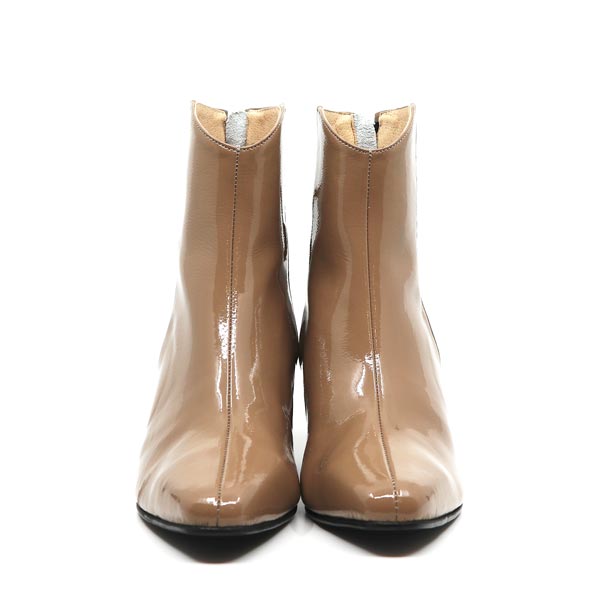 Reike Nen Oblique Ring Beige Mid heel patent leather ankle boot front