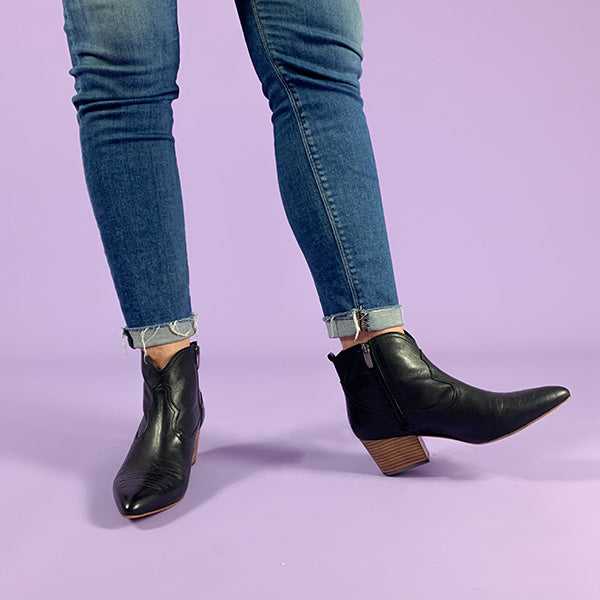 baltarini-giselle-black-lifestyle