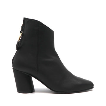 Reike Nen Oblique Ring Black Mid heel patent leather ankle boot side