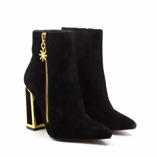 kat-maconie-agnes-black-angle