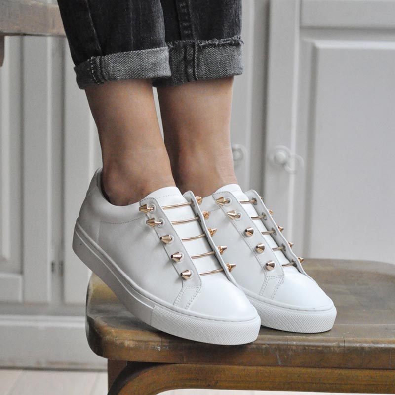 Mi-Mai-joe white gold sneakers on model 2